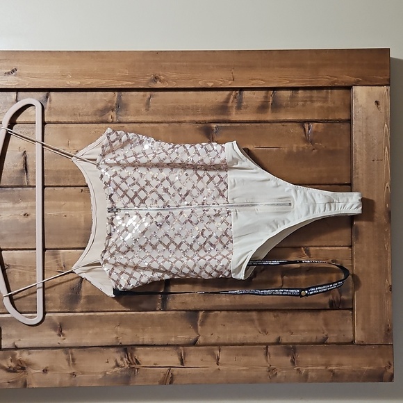 PrettyLittleThing Rose Gold Sequin Bodysuit Size 4 - Picture 5 of 16